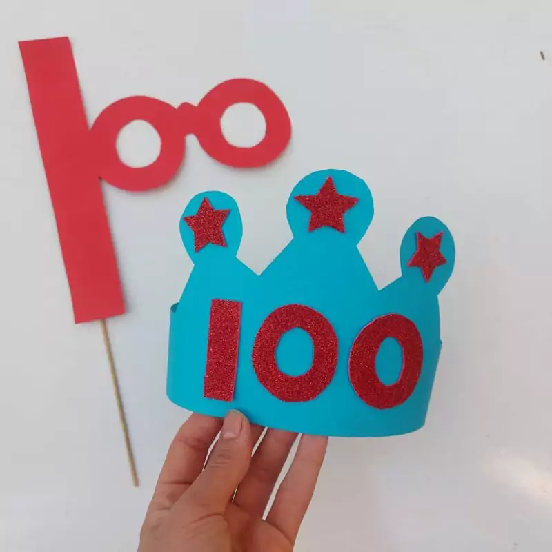تاج و عینک جشن عدد 100 کلاس دوم
